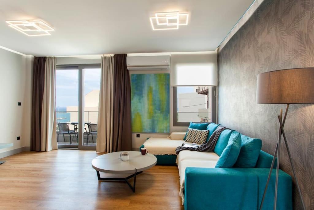 شقة Minimal Loft Art With Sea View Over Heraklion Harbour المظهر الخارجي الصورة