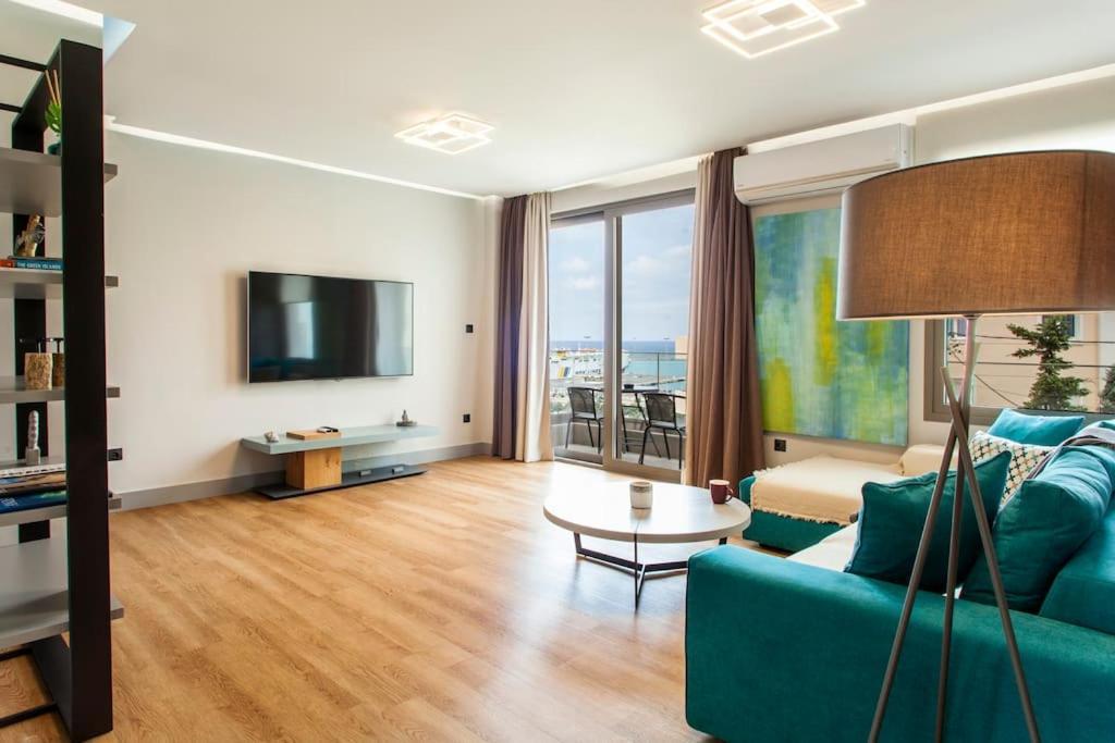 شقة Minimal Loft Art With Sea View Over Heraklion Harbour المظهر الخارجي الصورة