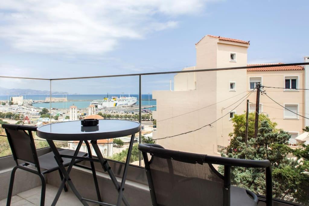Minimal Loft Art With Sea View Over Heraklion Harbour المظهر الخارجي الصورة