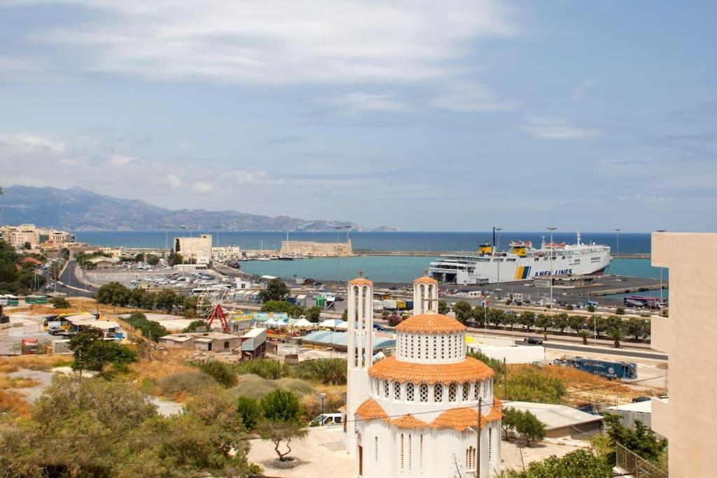 شقة Minimal Loft Art With Sea View Over Heraklion Harbour المظهر الخارجي الصورة